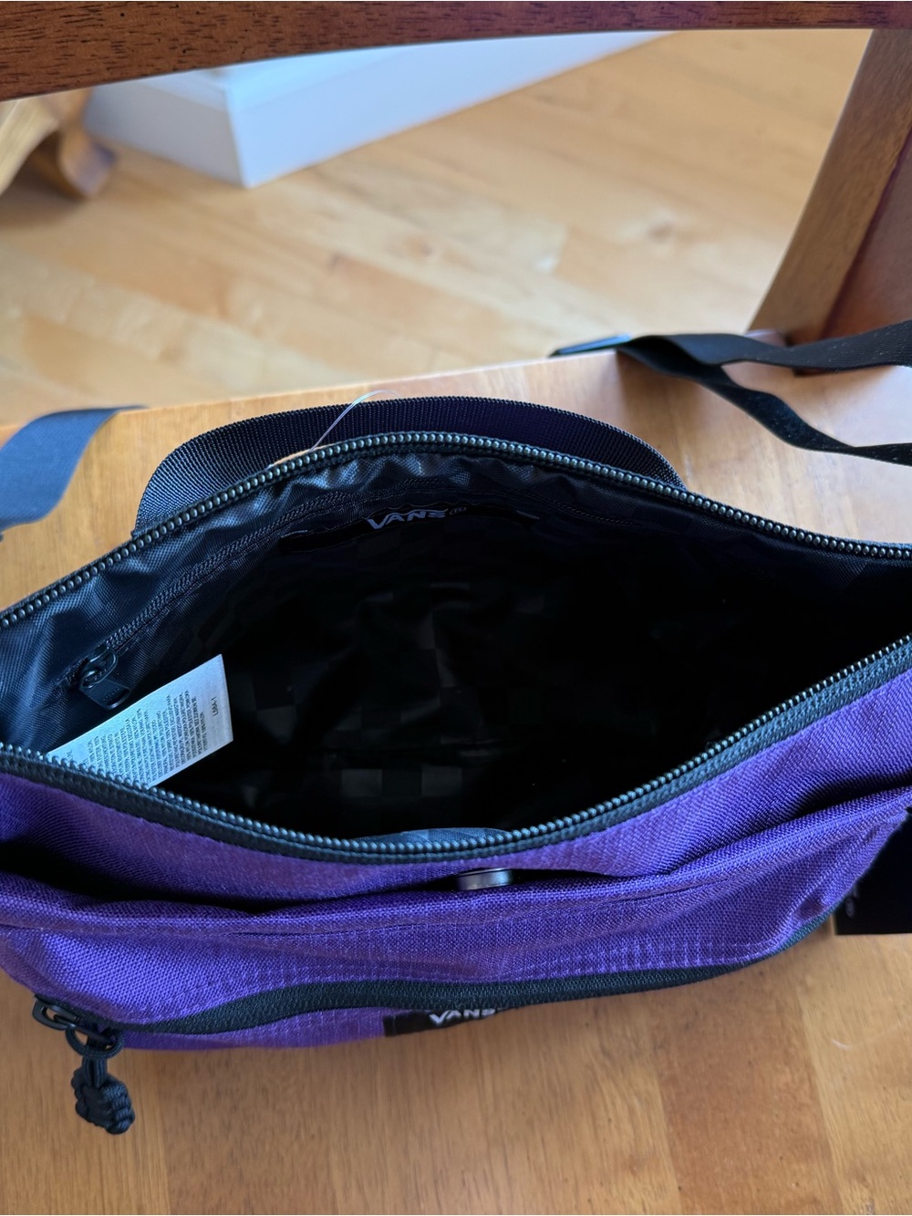 Vans Purple Crossbody Bag with Front Zip Pocket with bag accessorie - Picture 3 of 9